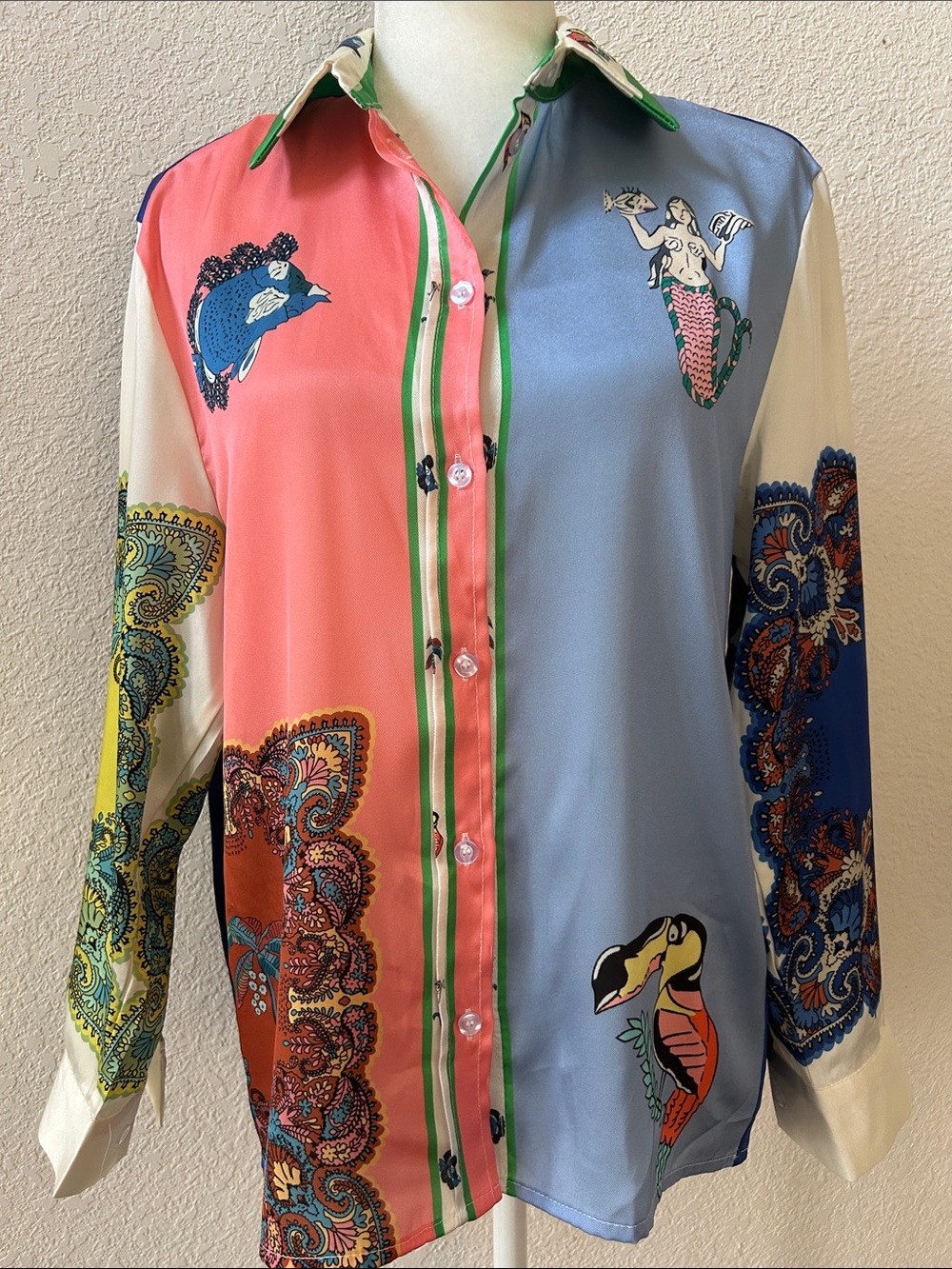 MIKAS blouse M Island paradise theme Beach Ocean mermaids fish palm trees EUC